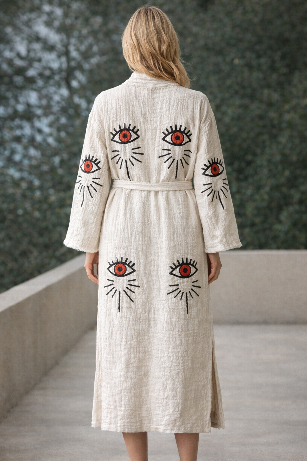 Red Eye-Design with Pockets